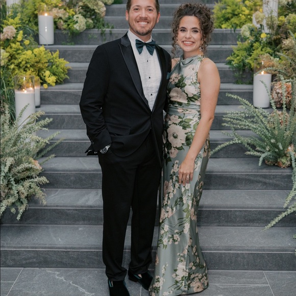 Reformation Anaiis Silk Dress. Size 0. Worn once! New condition. - Picture 2 of 8